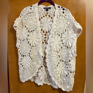NWOT Romans 1X (22-24) white cotton crocheted vest